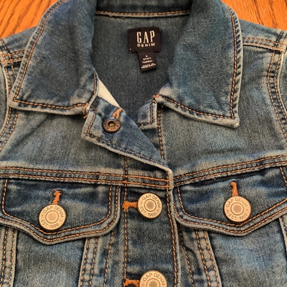 Girls Gap Jean Jacket size 4T - Picture 8 of 9